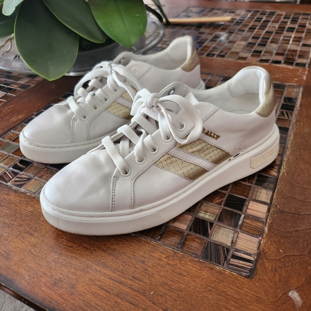 Bally leather White and Gold Trainers size 9